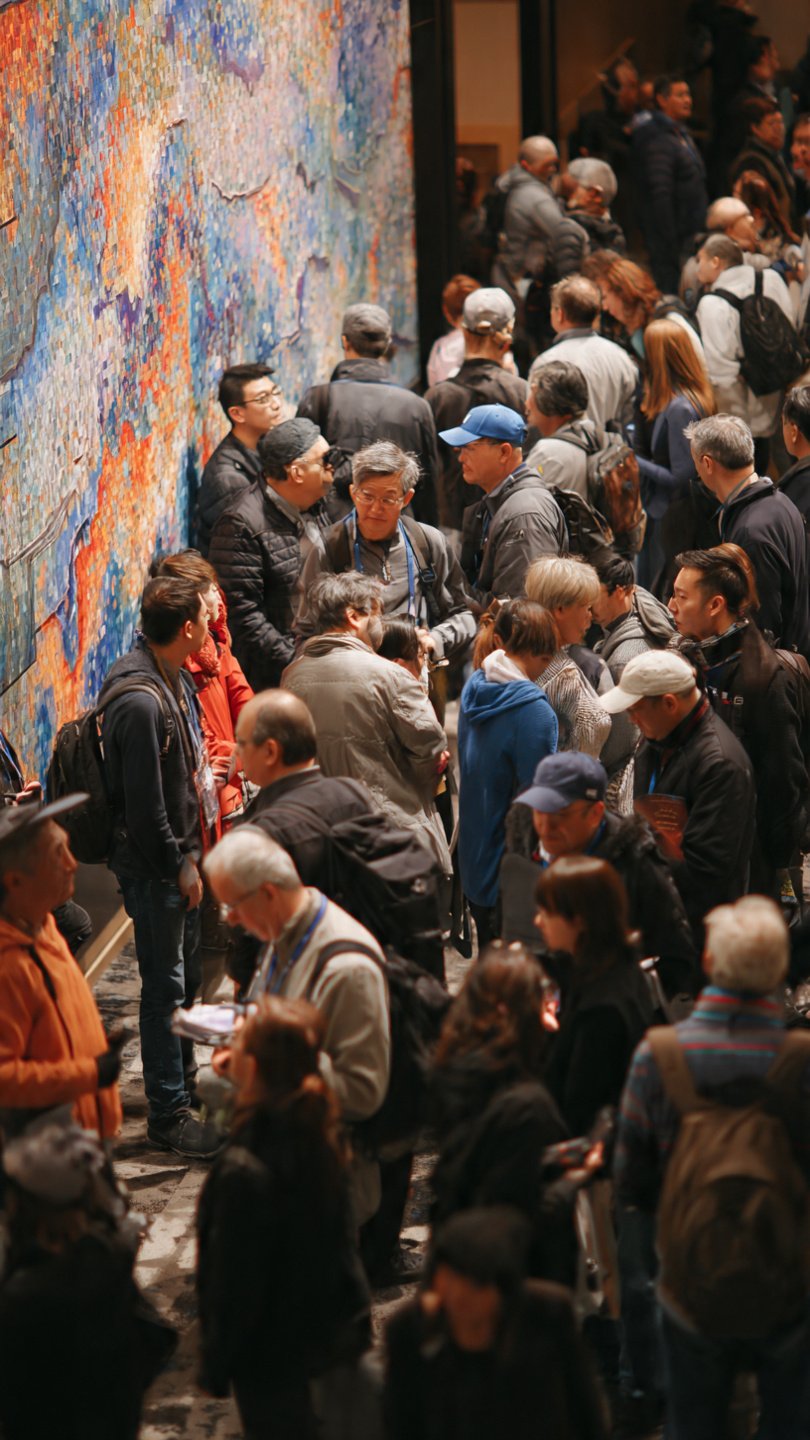 expo_visitor_gathering (2)